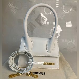 JACQUEMUS Le Chiquito moyen leather handbag